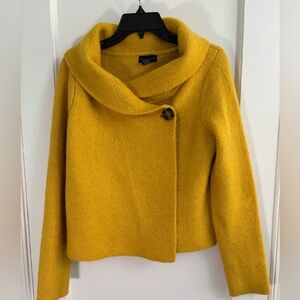 Adrienne Vittadinni size medium yellow drape sweater